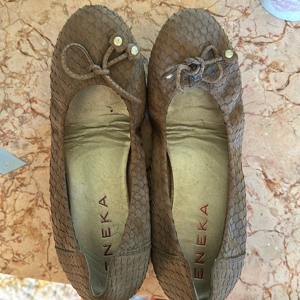 Skin shoes